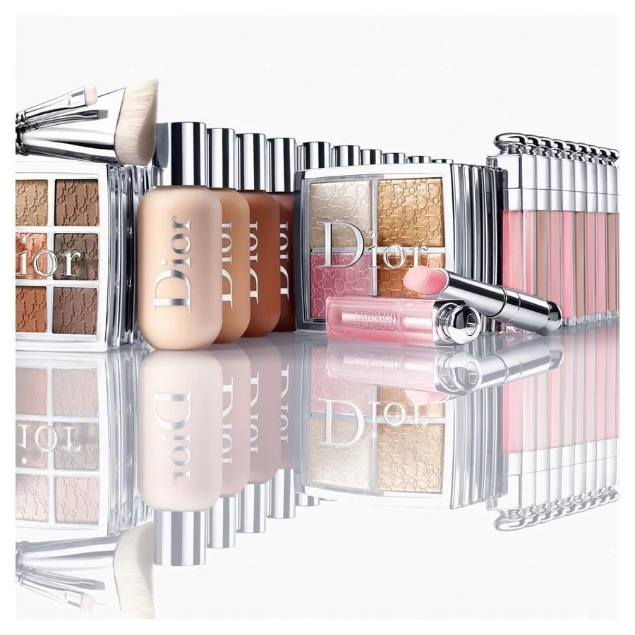 Dior BackstageBlush Brush N°16 2 Dior BackstageBlush Brush N°16 - Afbeelding 2